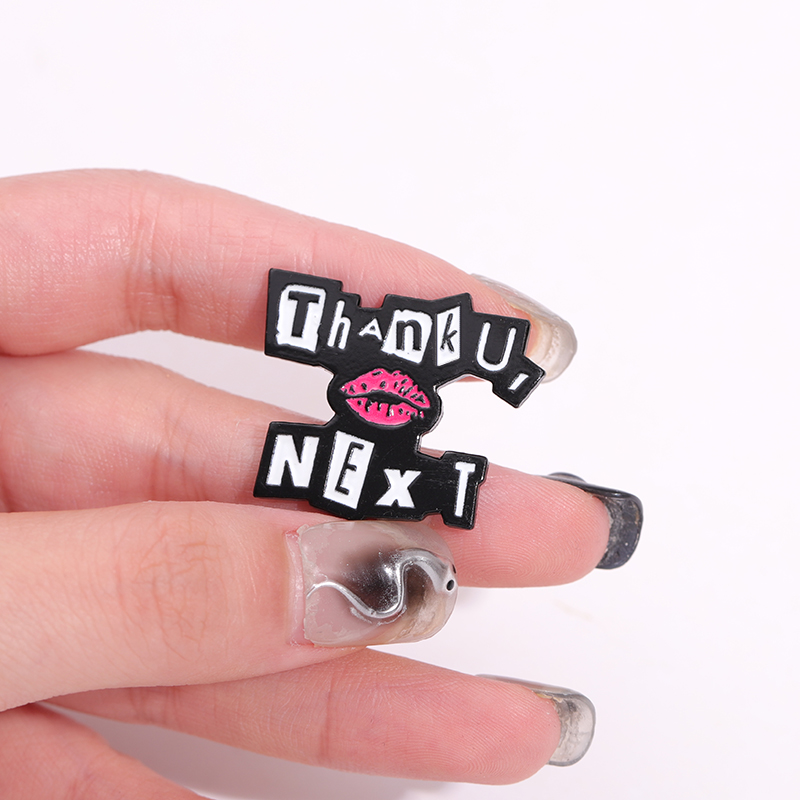 Épingles en émail Thank U Next - Women Bags Next avis et prix